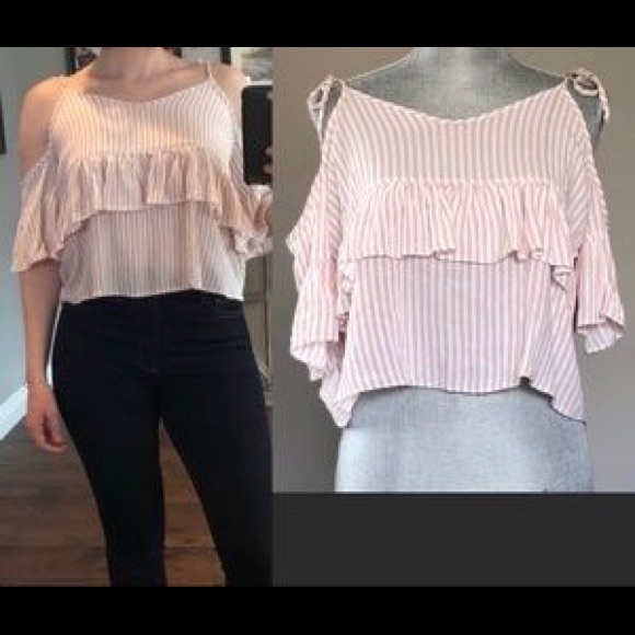 American Eagle Outfitters Tops - NWT American eagle off the shoulder top